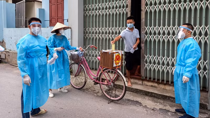 把流动投票箱送上选民家。