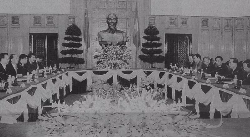 中国国务院总理温家宝访越（2004年）