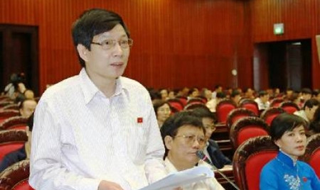 国会代表就《信息安全法》提出意见。（图片来源：人民报网）