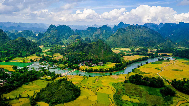 高平山水的美丽景色。