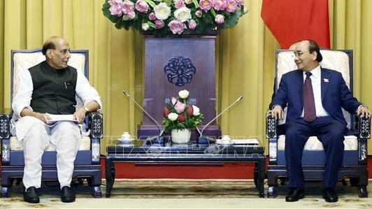 国家主席阮春福会见印度国防部长拉杰纳特·辛格。（图片来源：人民报网）