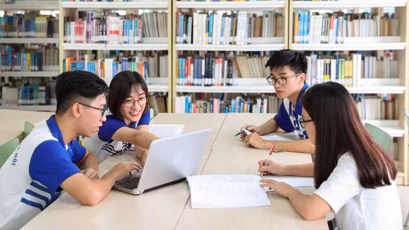 河内国家大学学生。