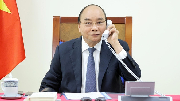 国家主席阮春福与印尼总统佐科·维多多通电话。