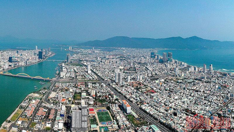 岘港市全景。