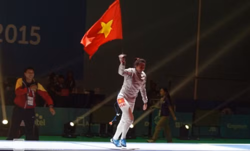越南击剑选手阮氏丽容第五次获得东运会冠军。（图片来源）