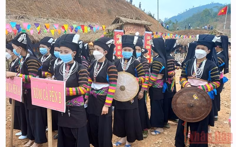 参与文化日的德幸乡倮倮族同胞。