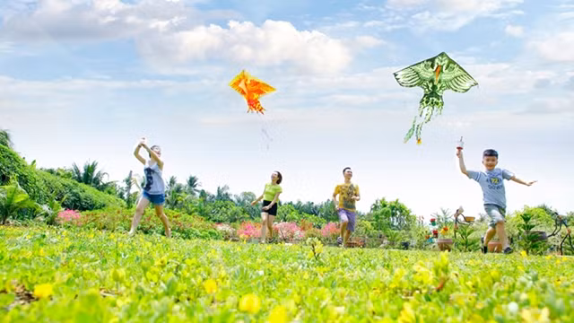 放风筝——童年的游戏。