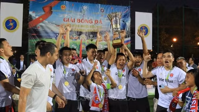 2022年夏季旅俄越南人社群足球锦标赛圆满落幕。（图片来源：越通社）