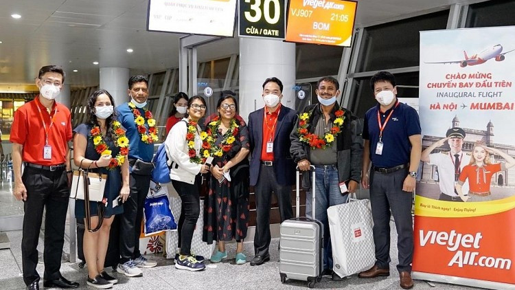 越捷航空开通河内和胡志明市至孟买直达航线。