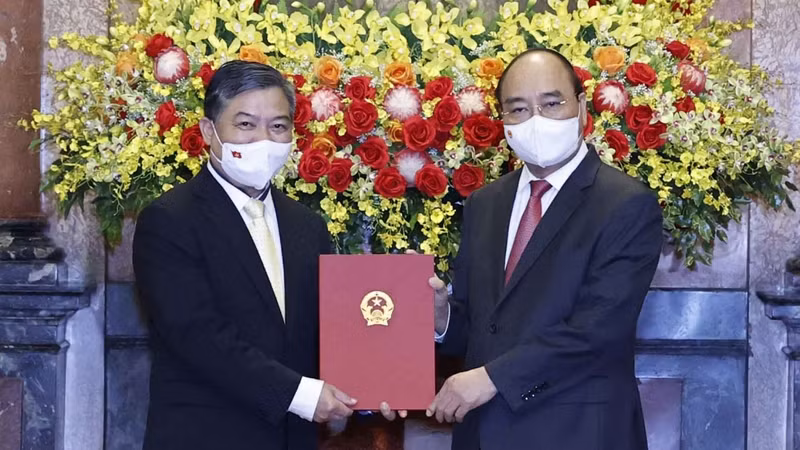 越南国家主席阮春福任命阮辉僧为越南驻柬埔寨特命全权大使。