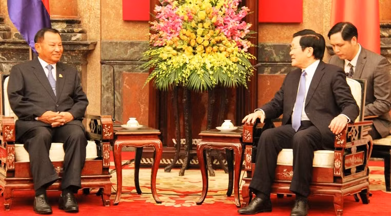 越南国家主席张晋创会见柬埔寨参议院主席赛冲。