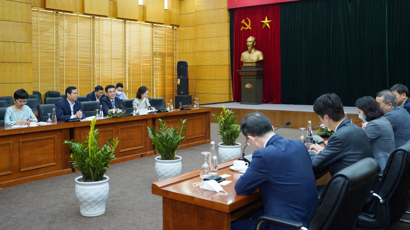 与会代表。