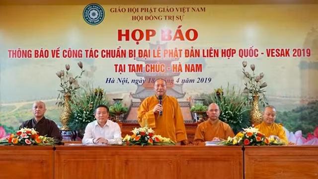 释家光法师在记者会上发表讲话。（图片来源：人民报网）