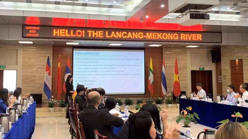 座谈会全景。（杜有兴 摄）