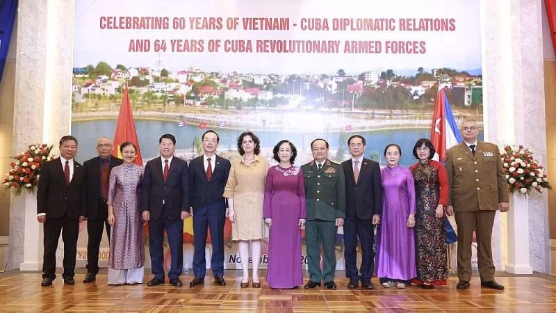 与会代表合影。