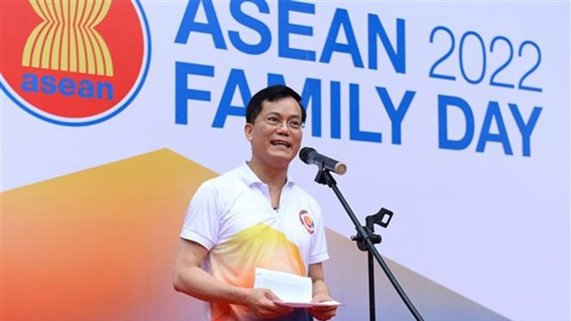 越南外交部副部长河金玉在开幕式上致辞。（图片来源：越通社）
