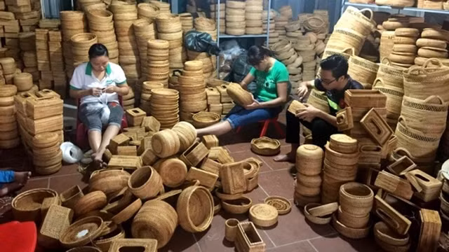 富荣手工艺村的产品。