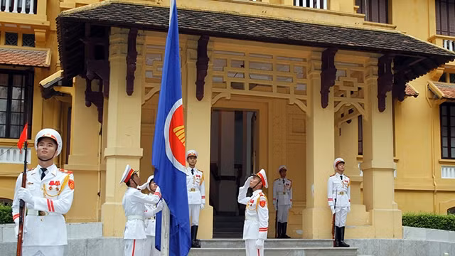 2016年东盟升旗仪式在河内市越南外交部总部举行。