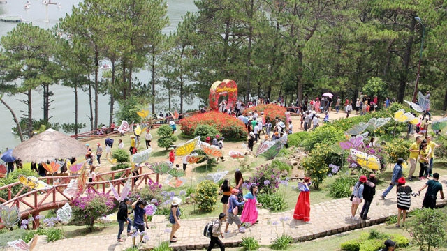 大叻市吸引众多游客前来参观、游览。