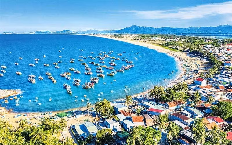 富安省虬江市春海乡春海渔码头。