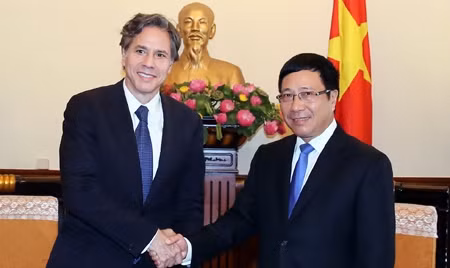 范平明副总理会见美国常务副国务卿布林肯。（图片来源：VGP）