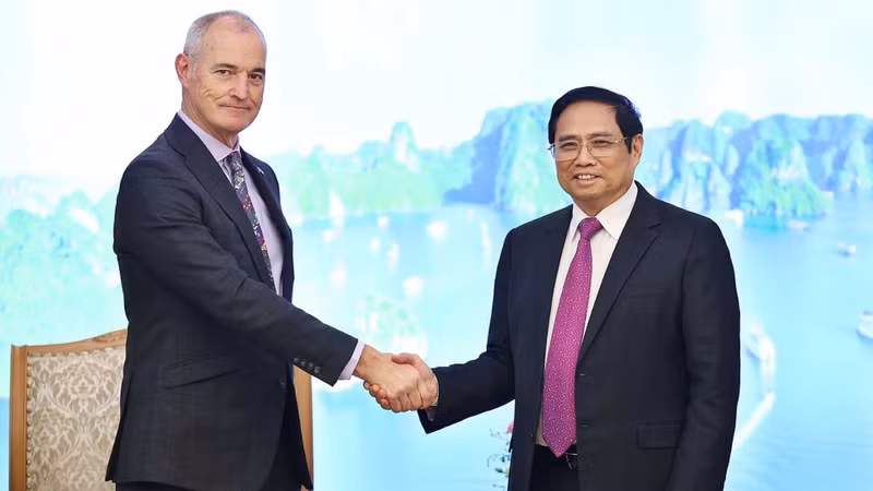 政府总理范明正会见澳大利亚皇家墨尔本理工大学校长亚历克·卡梅伦。（图片来源：越通社）