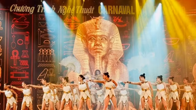 在艺术晚会上演出的精彩节目之一。