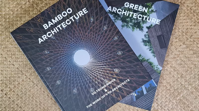 《竹子建筑》（Bamboo Architecture ）和《绿色建筑》（Green Architecture ）两本建筑书籍。
