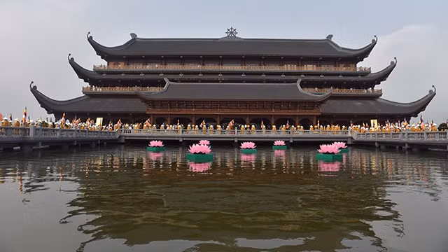 联合国卫塞节是联合国一年一度举行的政治文化活动。这是越南第三次举办该活动。