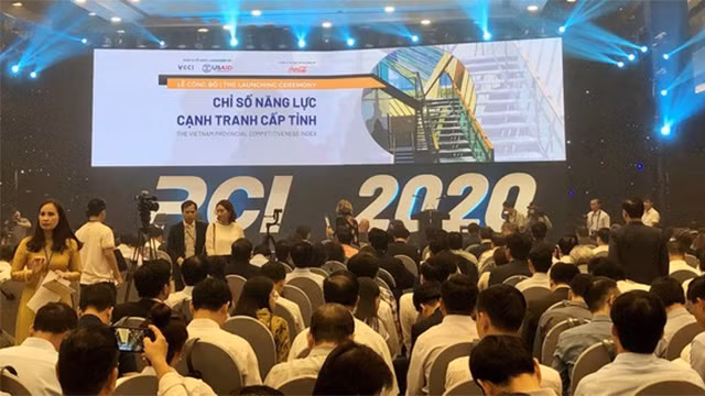 《2020年越南省级竞争力指数（PCI）年度报告》发布会。（图片来源：西贡解放报）