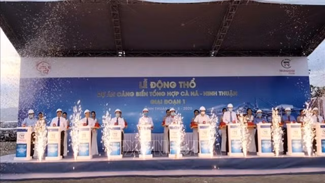 附图。