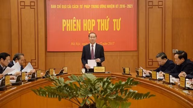 陈大光主席主持召开中央司法改革指导委员会第四次会议。（图片来源：越南时代报）