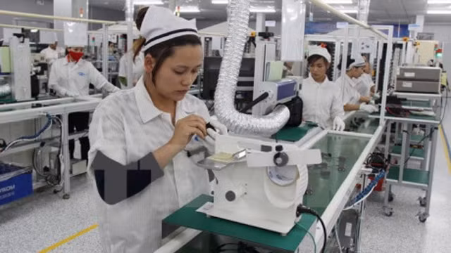 韩国对越投资的手机配件生产工厂。（图片来源：越通社）