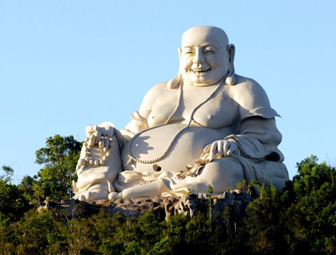 天禁山上的佛像。 (Photo: 图片来源：越南快讯报网)