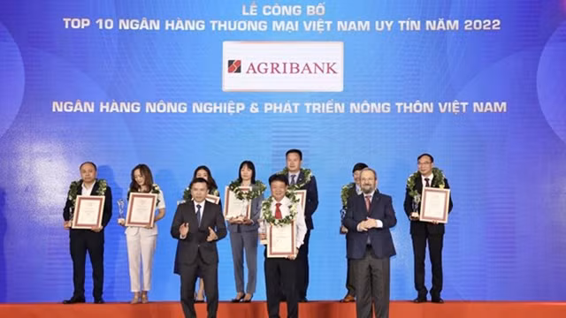 2022年越南银行十强名单出炉仪式。