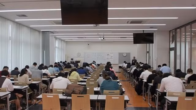 考场。（图片来源：越通社）