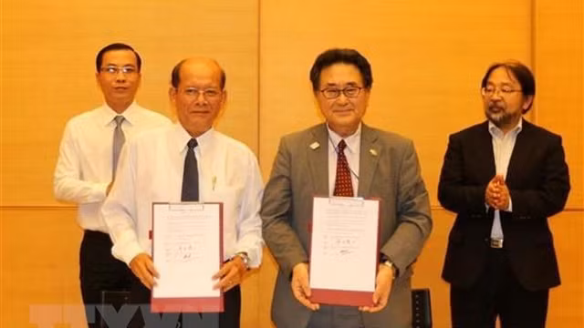 合同签字仪式。（图片来源：越通社）