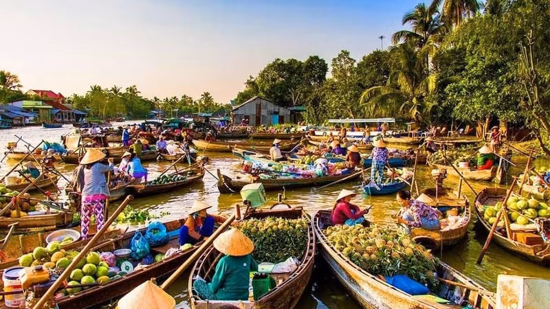 西南部地区的丐冷水上集市之一。