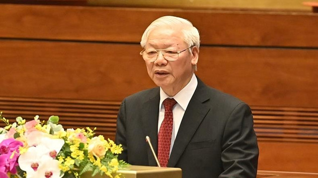 阮富仲总书记在会上发表讲话。