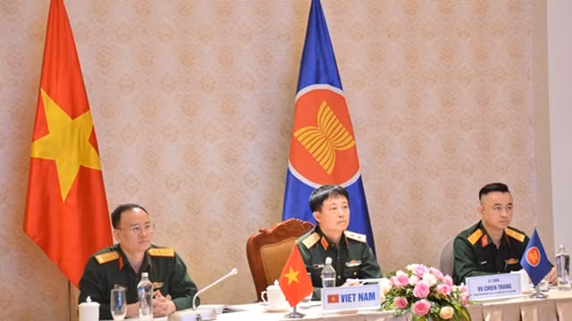 越南国防部外事局局长、ADSOM+WG代表团团长武战胜中将出席会议。