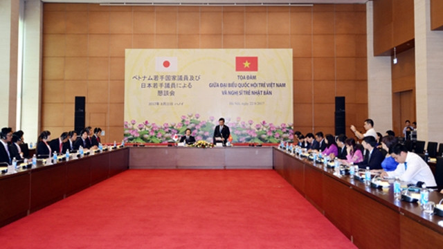 座谈会全景。（图片来源：人民代表网报）