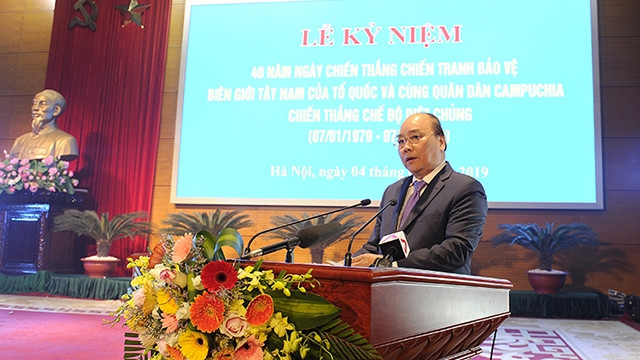 阮春福总理在典礼上发言。（图片来源：登科 摄）