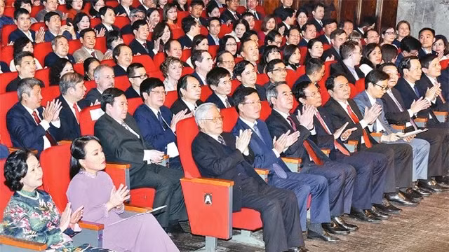 阮富仲总书记出席越南医师节63周年纪念仪式。