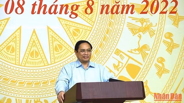 范明正总理在会议上发表总结讲话。