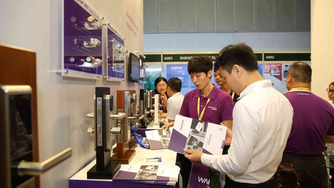 该展吸引众多人的关注。（图片来源：人民报网）