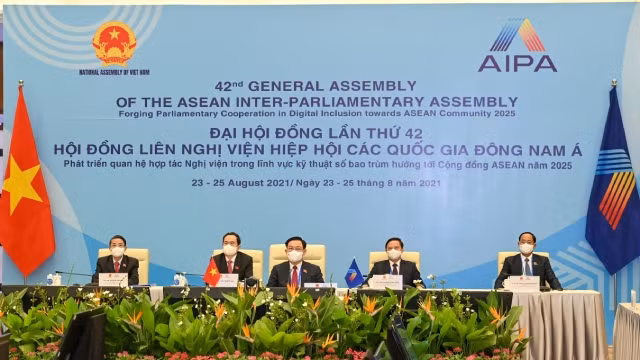 越南国会主席王廷惠出席第42届东盟议会联盟大会开幕式。（图片来源：维灵 摄）