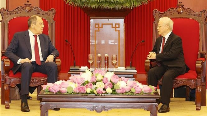 越共中央总书记阮富仲同志会见俄罗斯联邦外交部长谢尔盖·拉夫罗夫。（图片来源：越通社）