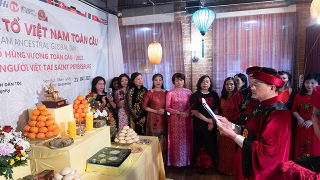 旅居俄罗斯越南人举行的雄王祭祖仪式。