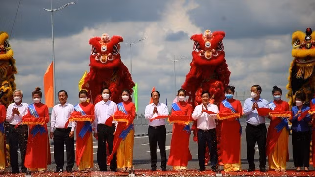 黎文成副总理出席忠良—美顺高速公路建成仪式。（图片来源：先锋报）