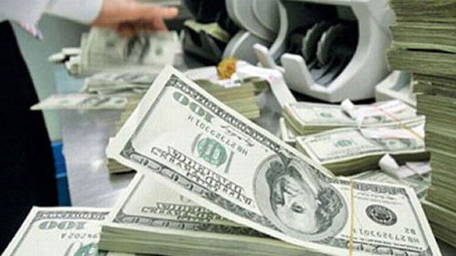 本月15日越盾兑美元中心汇率比昨日下降3越盾。